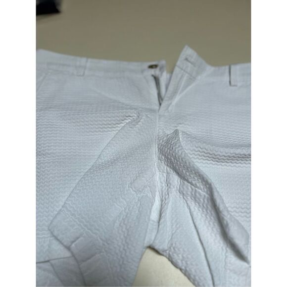 Lilly Pulitzer Pants - LILLY PULITZER
7" Jayne Stretch Short in Resort White